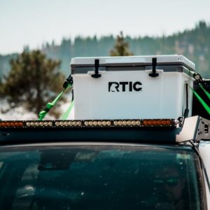 52 QT Ultra-Light Cooler White & Grey